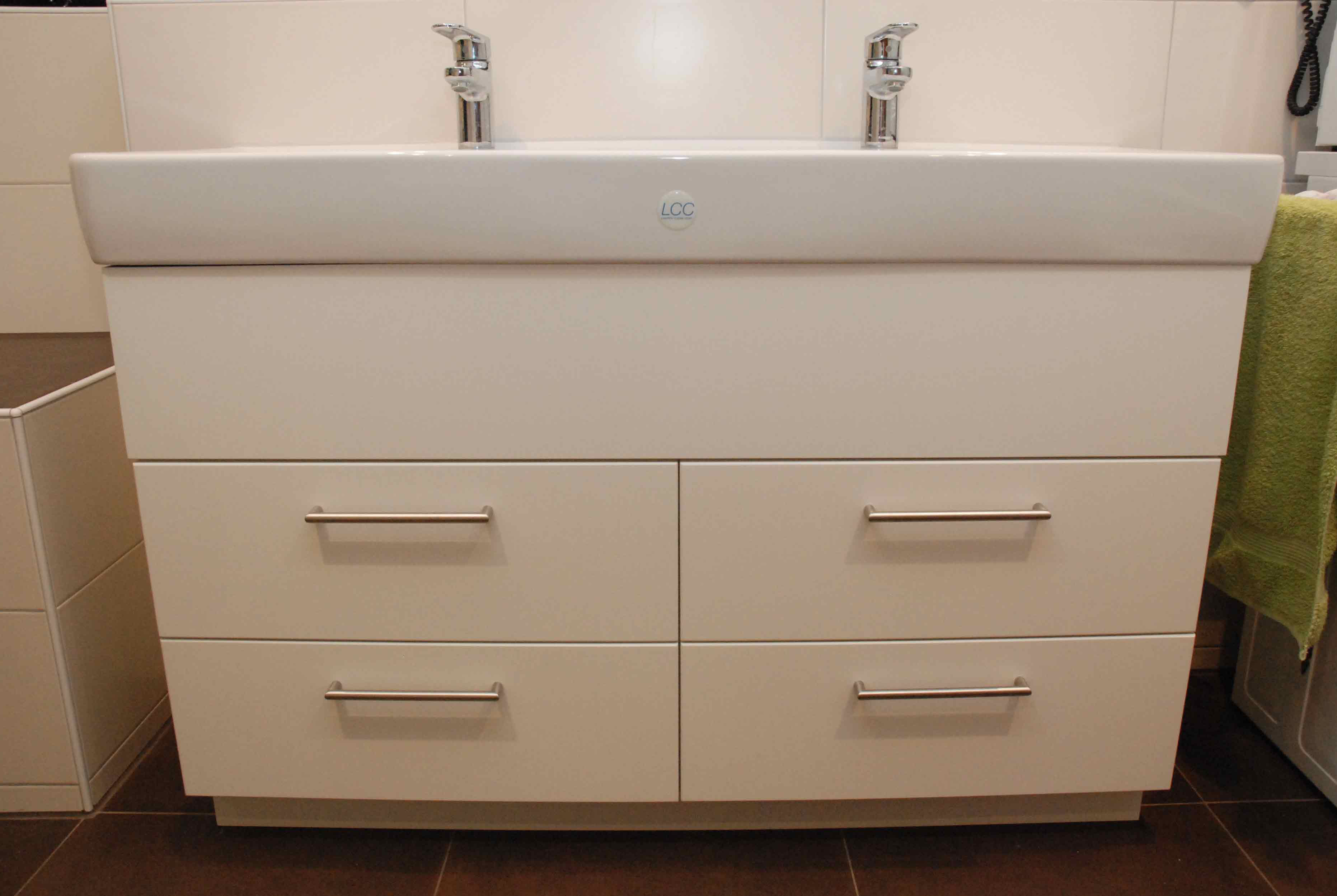 Waschbecken Unterschrank weiß lackiert