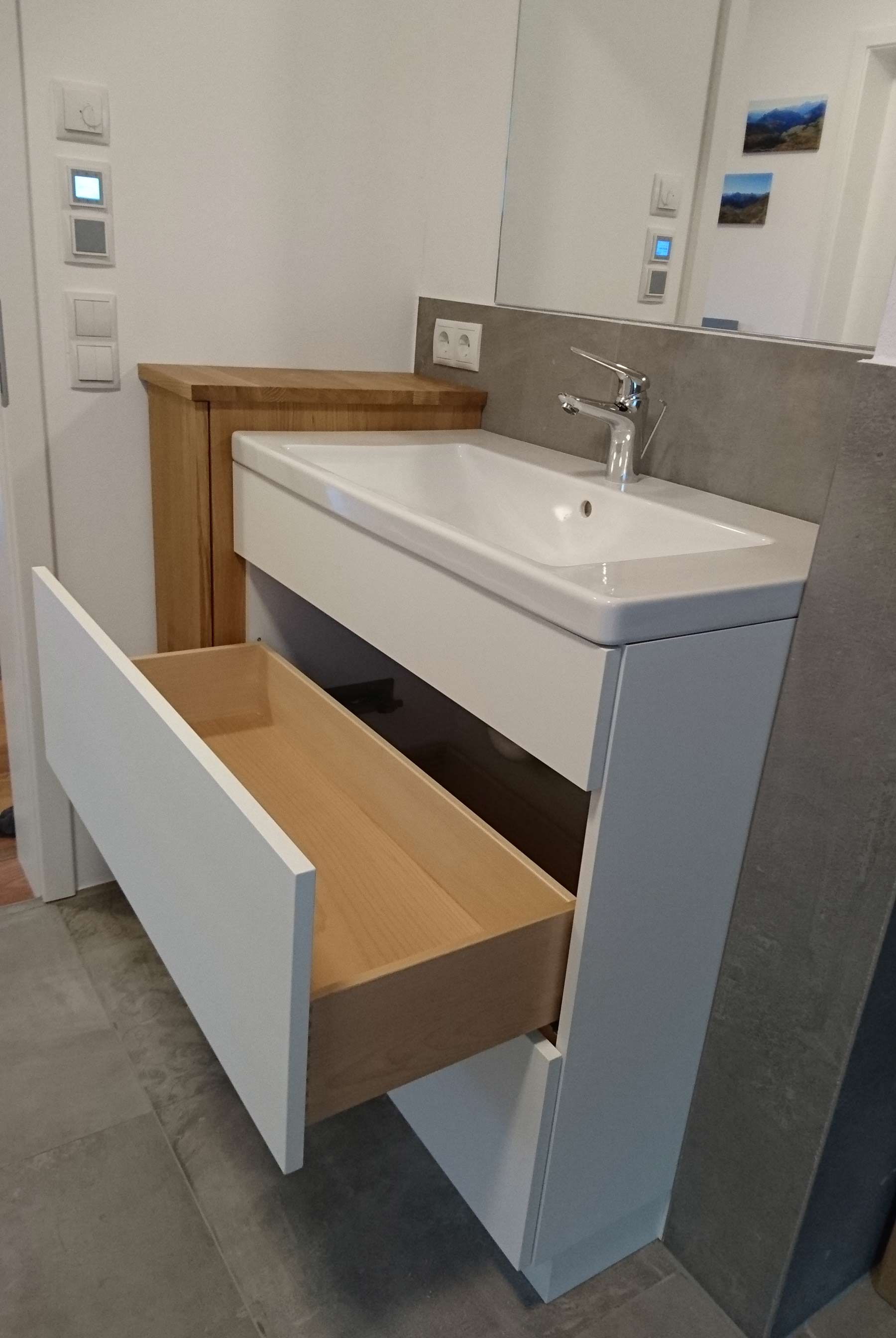 Badschrank in Multiplex weiss