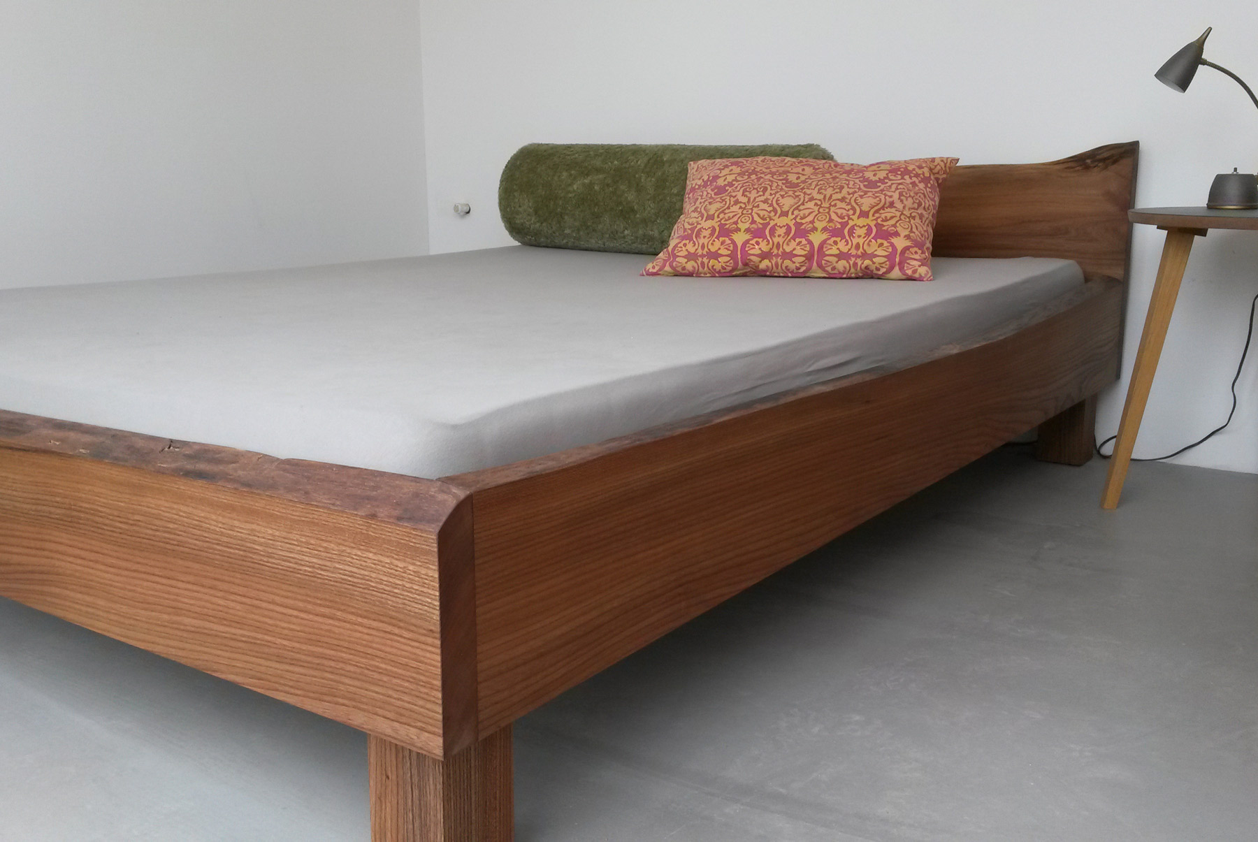 Ulme Bett mit Baumkante