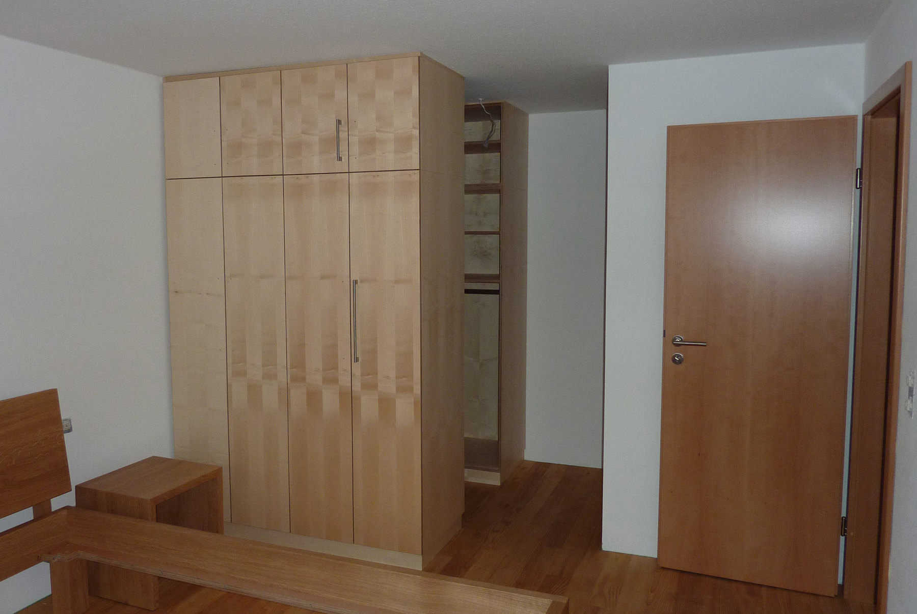 Einbauschrank / Ankleide beidseitig begehbar