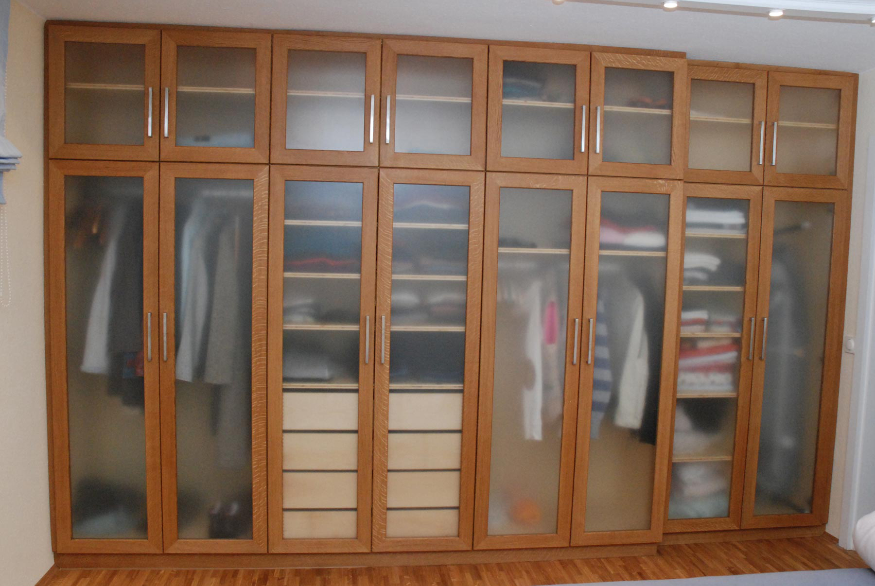 Schlafzimmerschrank Deckenhoch in Eiche