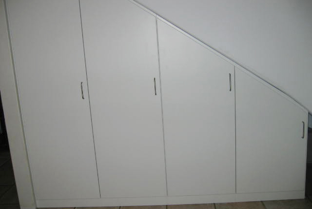 Schrank weiss lackiert aus Multiplex