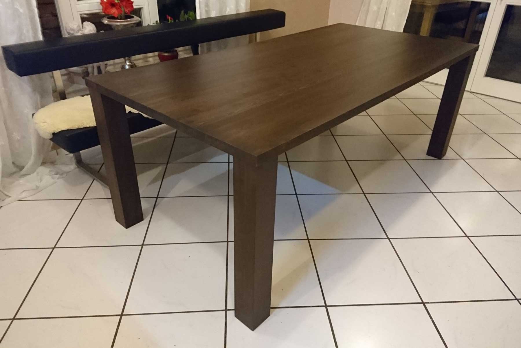 Tische aus Massivholz - Für das Esszimmer, das Büro oder einen anderen