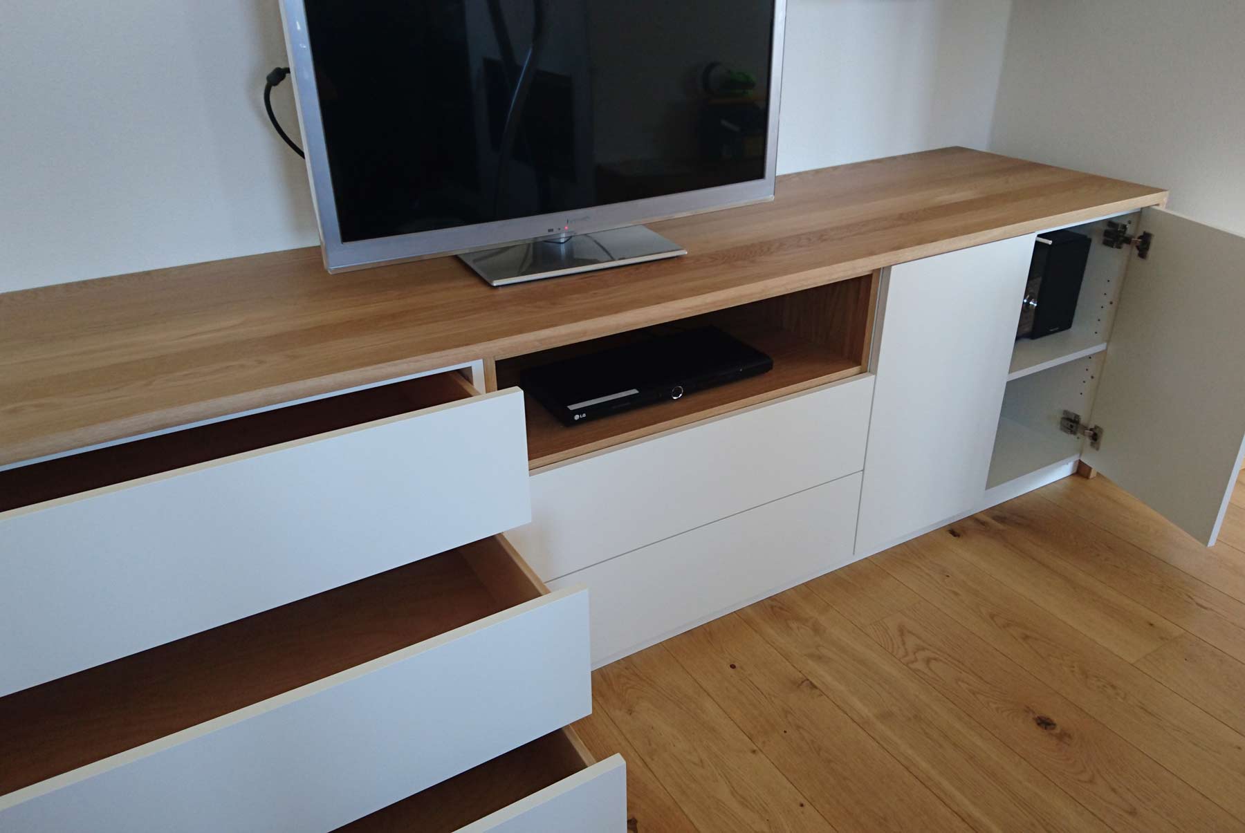 Sideboard mit 3 Schubladen